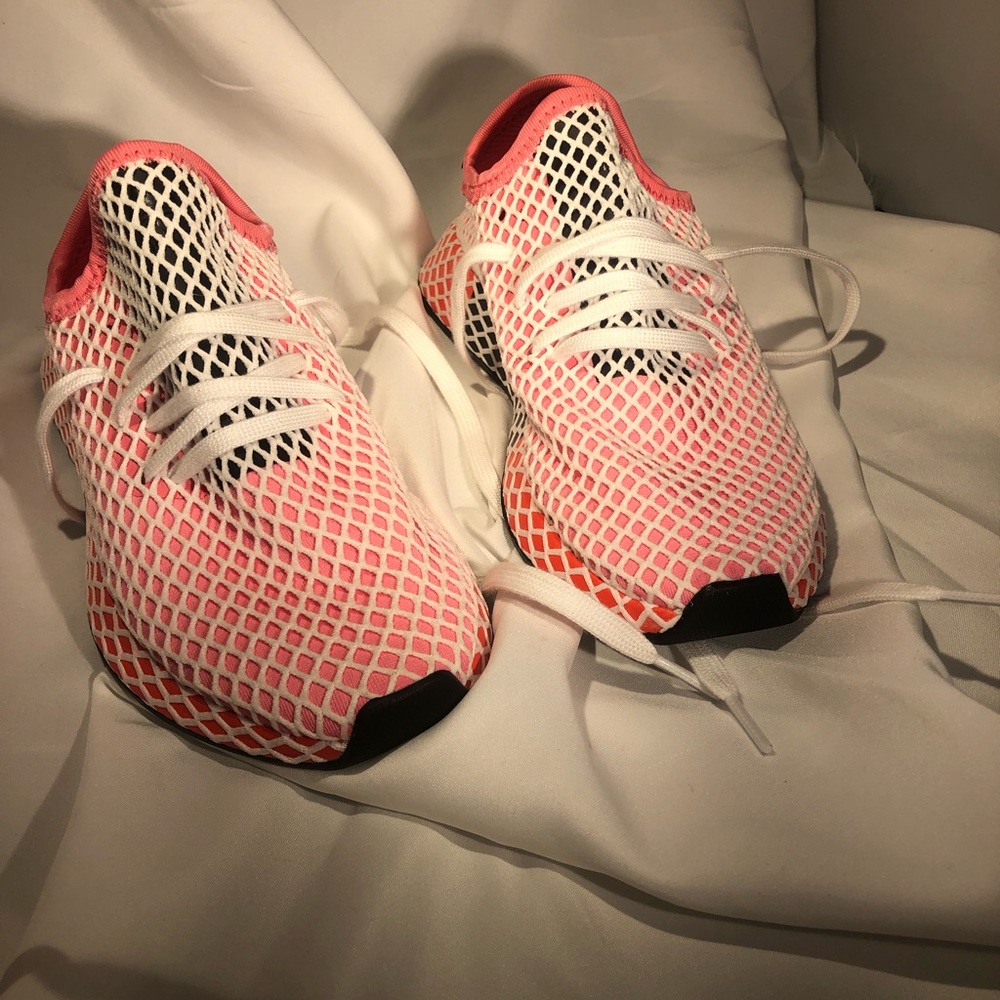 NWOT adidas deerupt